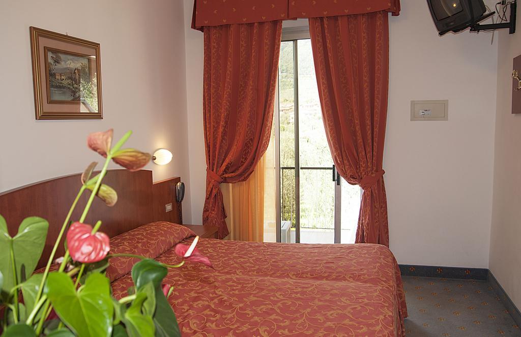 לימונה סול גרדה Hotel Garden חדר תמונה
