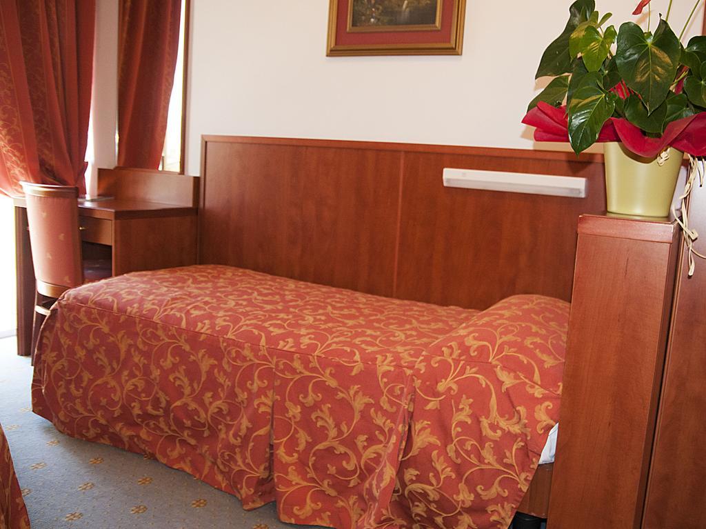 לימונה סול גרדה Hotel Garden חדר תמונה